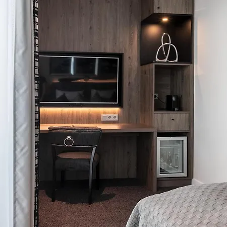 Block & Living 4*