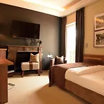 Block & Living 4*