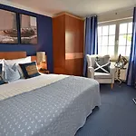 Block & Living 4*
