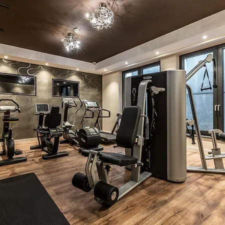 Block & Living Hotel 4*