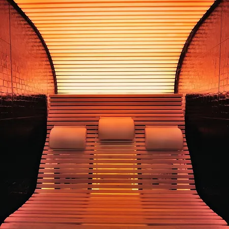 Block & Living Otel 4*