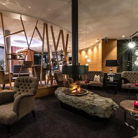 Hotel Block & Living