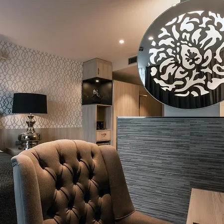 Block & Living Otel 4*