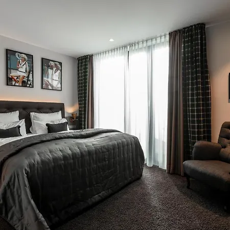 Hotel Block & Living