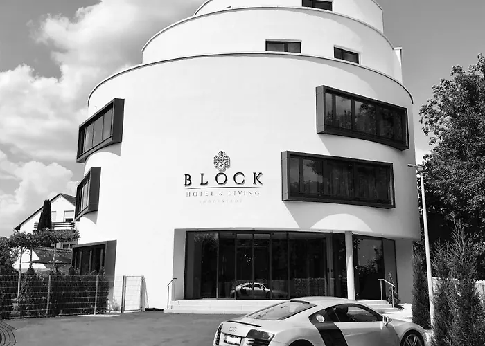 فندق Block & Living
